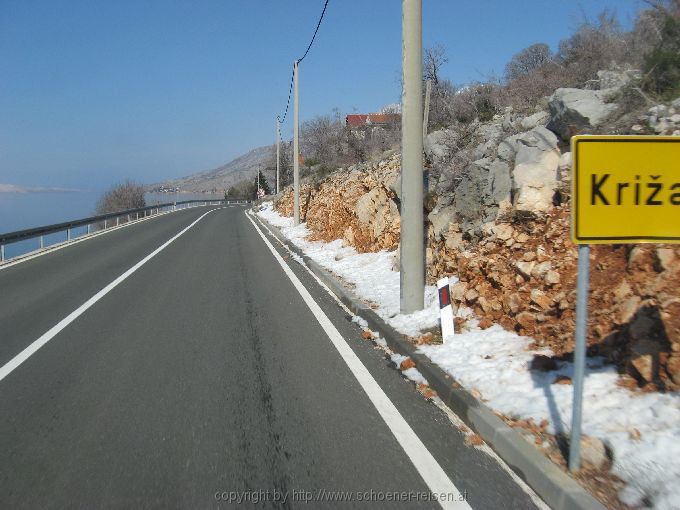 Küstenstraße vor Karlobag