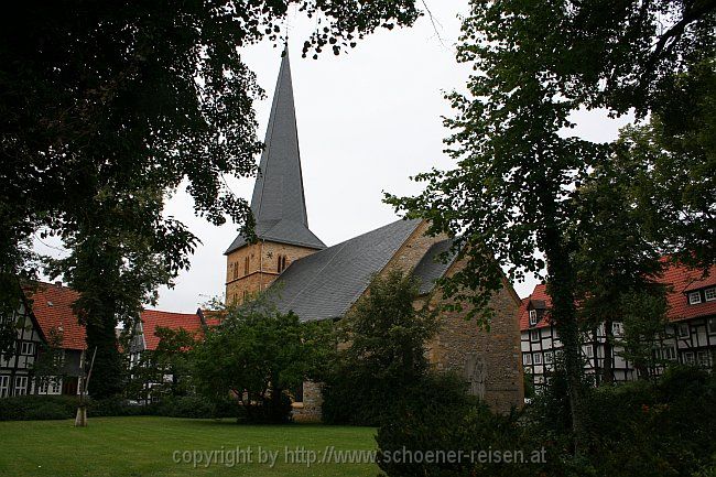 GÜTERSLOH > Apostelkirche am Kirchplatz