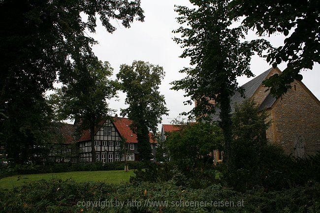 GÜTERSLOH > Kirchplatz mit Apostelkirche