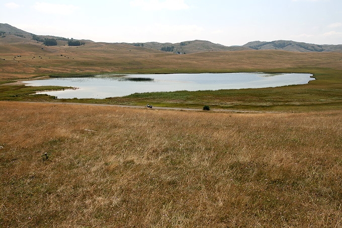 01 Jezero Riblje Jezero Stecci 052 680