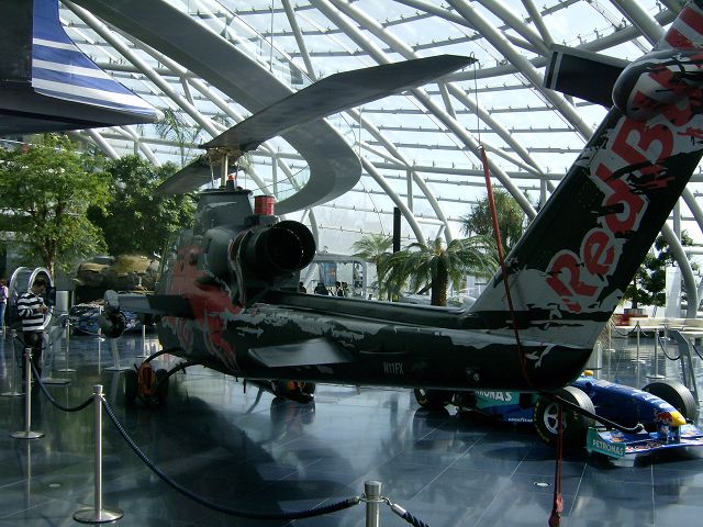 > Flughafen > Red Bull Hangar 7 2