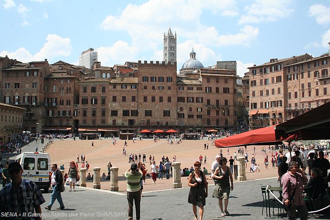 SIENA > Il Campo > Stätte des Palio