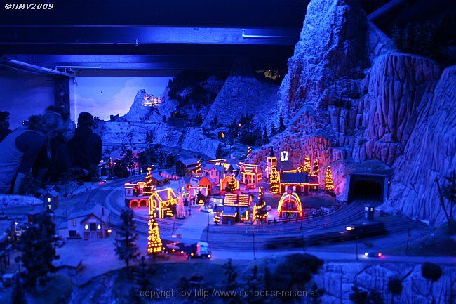 HAMBURG-SPEICHERSTADT > Miniatur Wunderland > Amerika > Typische Weihnachtsbeleuchtung