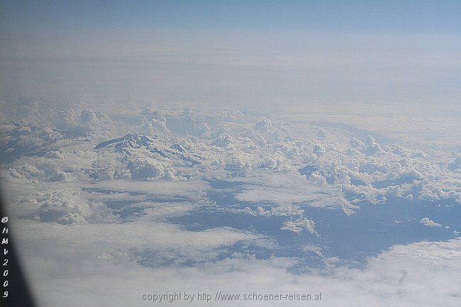 ALPEN > Berg in Wolken