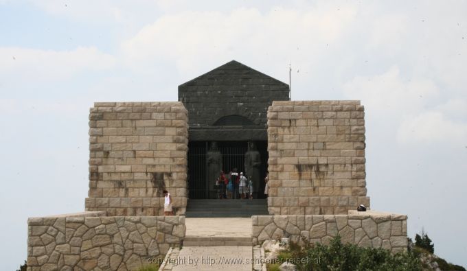 LOVCEN > Mausoleum