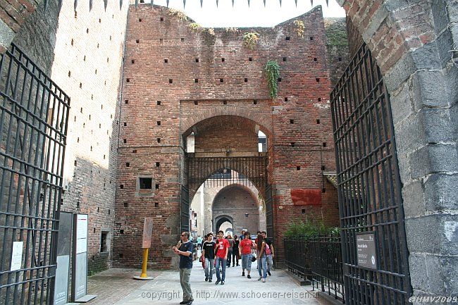 MILANO > Castello Sforzesco > Porta del Barchio