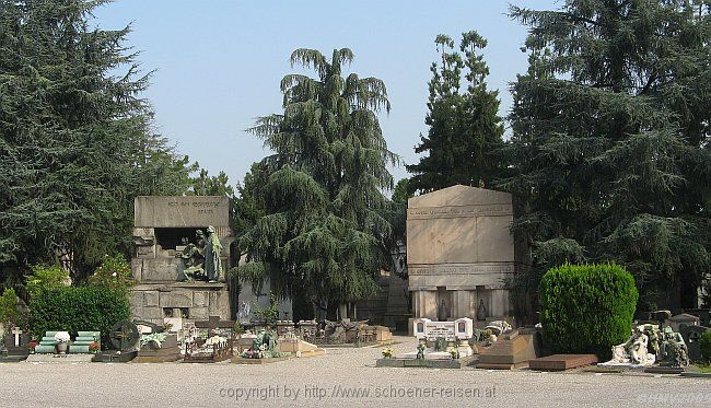 MILANO > Cimitero Monumentale (Friedhof) > Fam Squadrelli und Civico Mausoleo Palanti