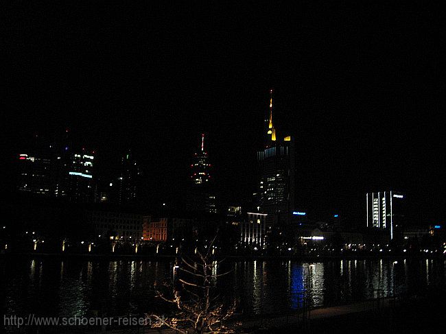 Frankfurt > Skyline by night