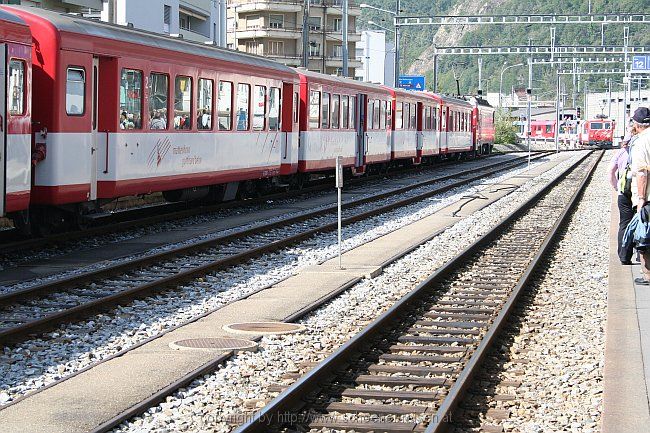 BRIG > Bahnhofsvorplatz > Glacier Express