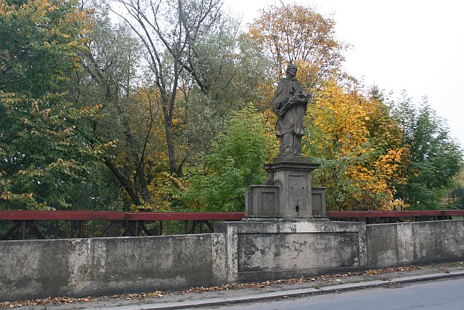 CZ: BOR bei Tachov > Heiliger Nepomuk > Brücke beim Schloss