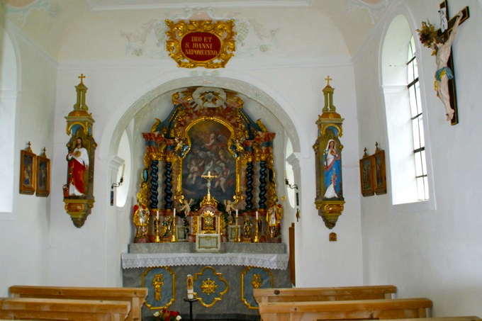 D: BERNBEUREN (Landkreis Weilheim-Schongau) Nepomuk-Kapelle mit Altarbild 2