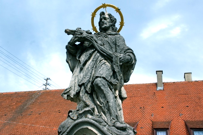 D: KIRCHHEIM/Schwaben (Landkreis Unterallgäu) > Brunnen-Statue 4