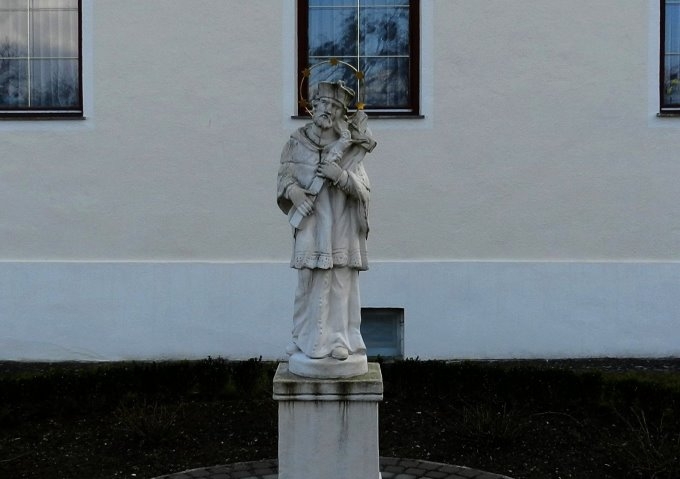 A: LUTZMANNSBURG > Hl. Nepomuk