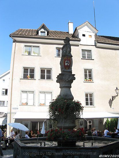 CHUR > Martinsplatz > Martinsbrunnen