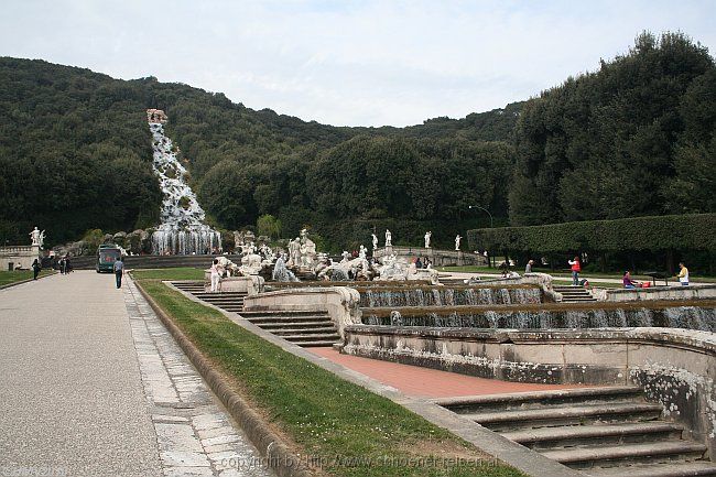 KÖNIGSSCHLOSS CASERTA > Giardino > Fontana di Venere e Adone und Große Kaskade