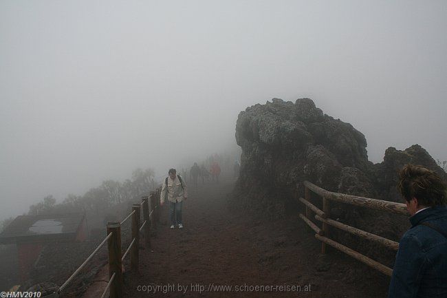 NATIONALPARK VESUV > Aufstieg zum Vulkankrater