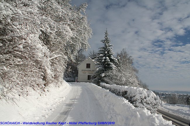 SCHÖNAICH > Hotel Pfefferburg am Rande der Waldsiedlung Rauher Kapf