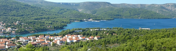 Blick vom Berg Glavica auf die Bucht von Stari Grad