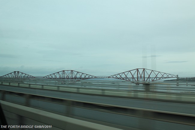 THE FORTH BRIDGE von der Autobahnbrücke aus gesehen