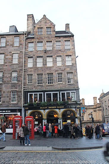 EDINBURGH > Royal Mile - Lawnmarket