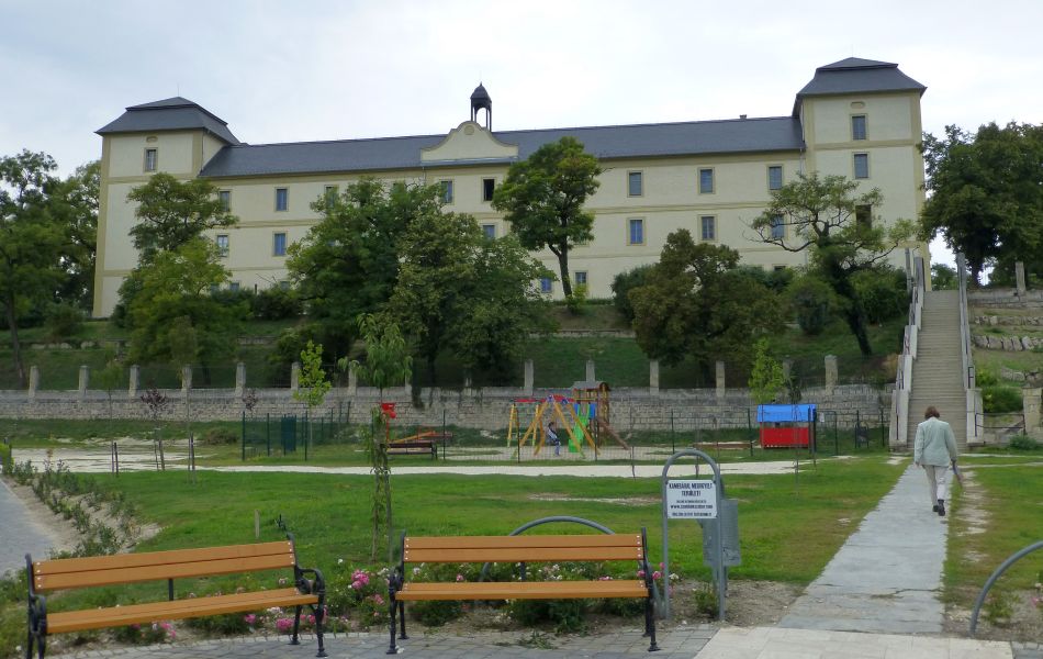 H:Zsámbék>Zichy-Schloss