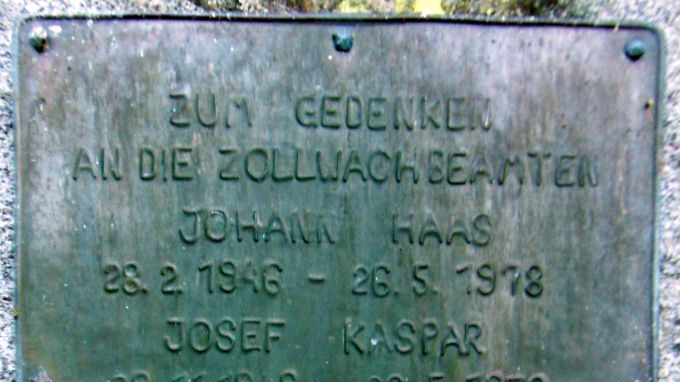 A:Krempelstein>Gedenkstein>Tafel1