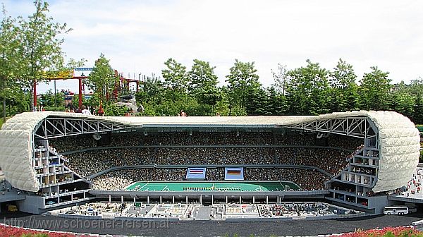 GÜNZBURG > Legoland > Allianzarena als Legomodell