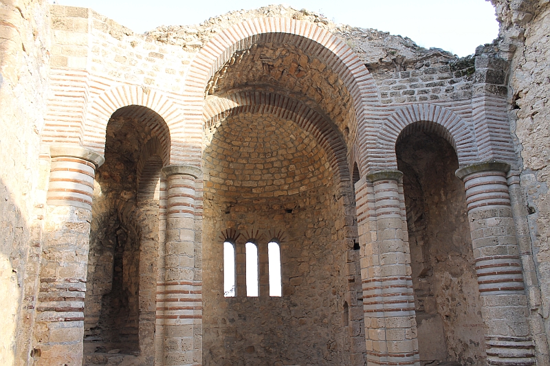 FESTUNG HILARION > Kreuzritterburg > Byzantinische Kirchenruine