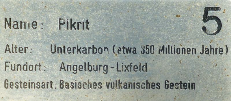 D:Hessen>Büdingen>Altstadtparkplatz>Pikrit>Schild